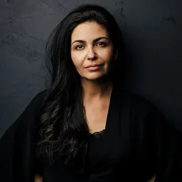 Portrait of Roshi Motman