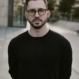 Portrait of Alex Yarmak