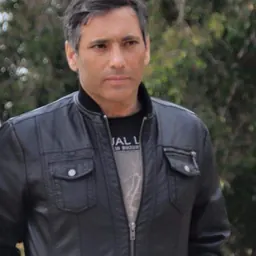 Portrait of Yaron Kanner