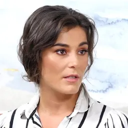 Portrait of Elysia Rotaru
