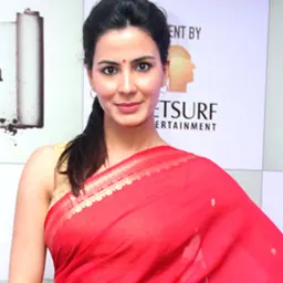 Portrait of Kirti Kulhari