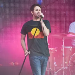 Portrait of Bernard Fanning