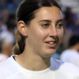 Portrait of Joelle Anderson