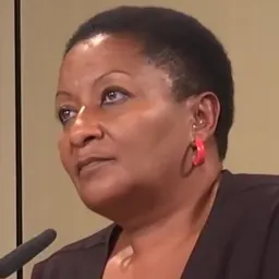 Portrait of Esther Muinjangue