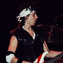 Portrait of Pete Farndon