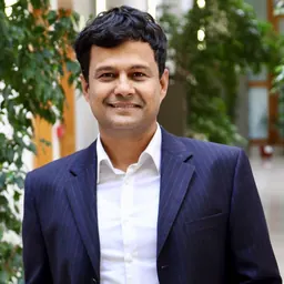 Portrait of Atish Dabholkar