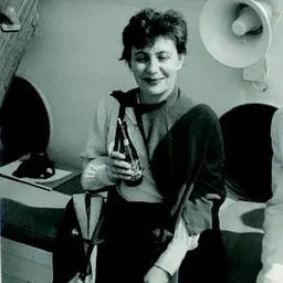 Portrait of Yael Dowker