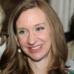 Portrait of Lisa Desjardins