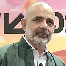 Portrait of Karim R. Lakhani