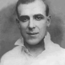 Portrait of Tom Waring