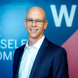 Portrait of Dror Bin