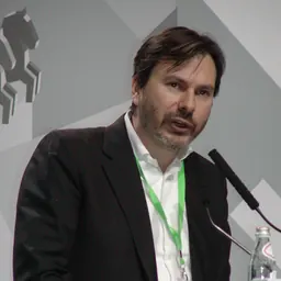 Portrait of Simon Anholt