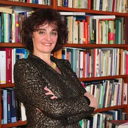 Portrait of Patti Valkenburg