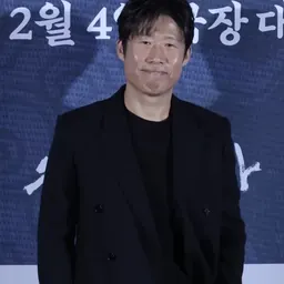 Portrait of Yoo Hai-jin