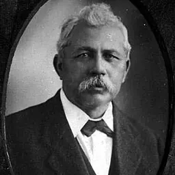 Portrait of Peter McLachlan