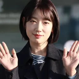 Portrait of Park Shin-hye