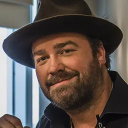 Portrait of Lee Brice