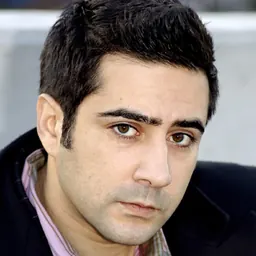 Portrait of Özgür Özata