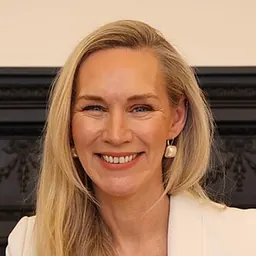 Portrait of Dee Ryan