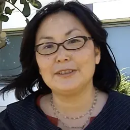 Portrait of Naomi Hirahara