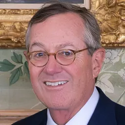 Portrait of Warren Stephens