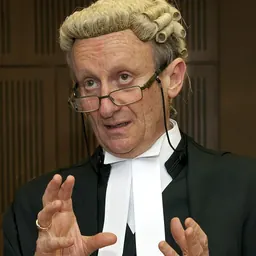 Portrait of Mark Tedeschi
