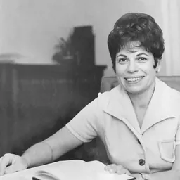 Portrait of Roslyn Chasan