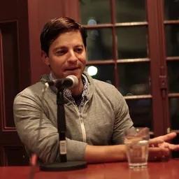 Portrait of Scott Neustadter