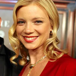 Portrait of Amy Smart