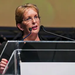 Portrait of Ros Bates