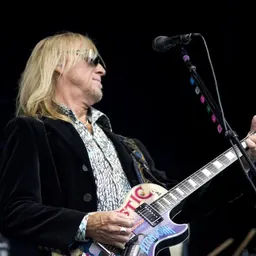 Portrait of Davey Johnstone