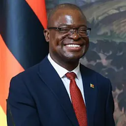 Portrait of Amon Murwira