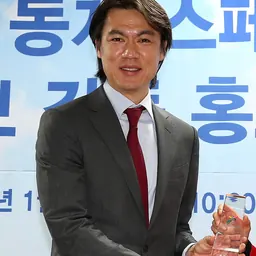 Portrait of Hong Myung-bo