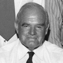 Portrait of Les MacFarlane