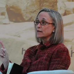 Portrait of Carla Robbins