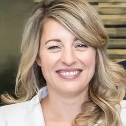 Portrait of Mélanie Joly