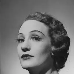 Portrait of Laurel Martyn