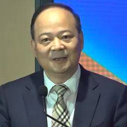 Portrait of Robin Zeng