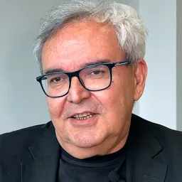Portrait of Güven Sak