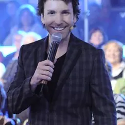 Portrait of Éric Salvail