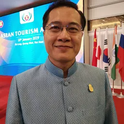 Portrait of Weerasak Kowsurat