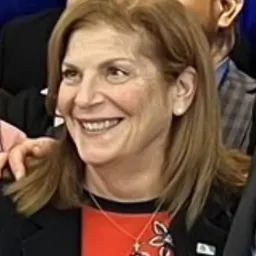 Portrait of Lorraine Voles