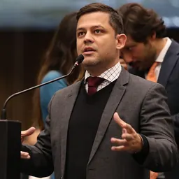 Portrait of Tião Medeiros