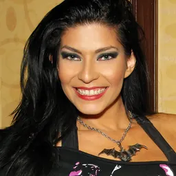 Portrait of Shelly Martinez