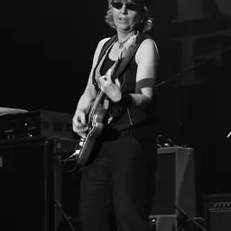 Portrait of Debbie Davies