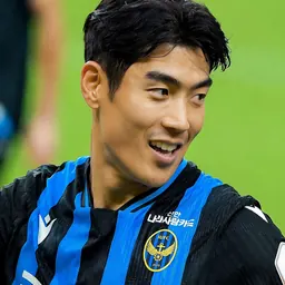 Portrait of Lee Ju-yong