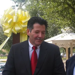 Portrait of Pete Saenz