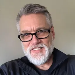 Portrait of Mark Kemp