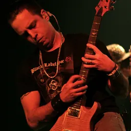 Portrait of Thiago Castanho