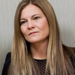 Portrait of Kristin Hahn